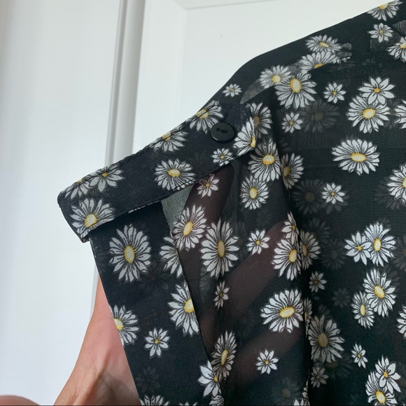 Suzy Shier Floral Daisy Chiffon Blouse - Picture 4 of 5